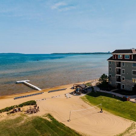 Tamarack Lodge Traverse City Exterior photo