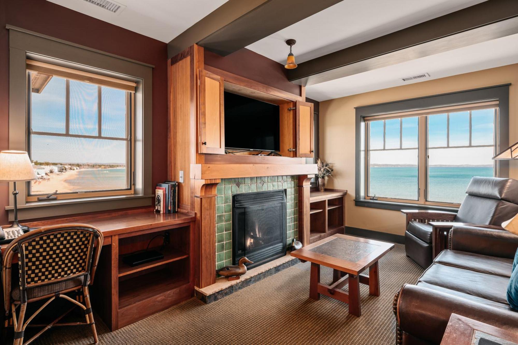 Tamarack Lodge Traverse City Room photo
