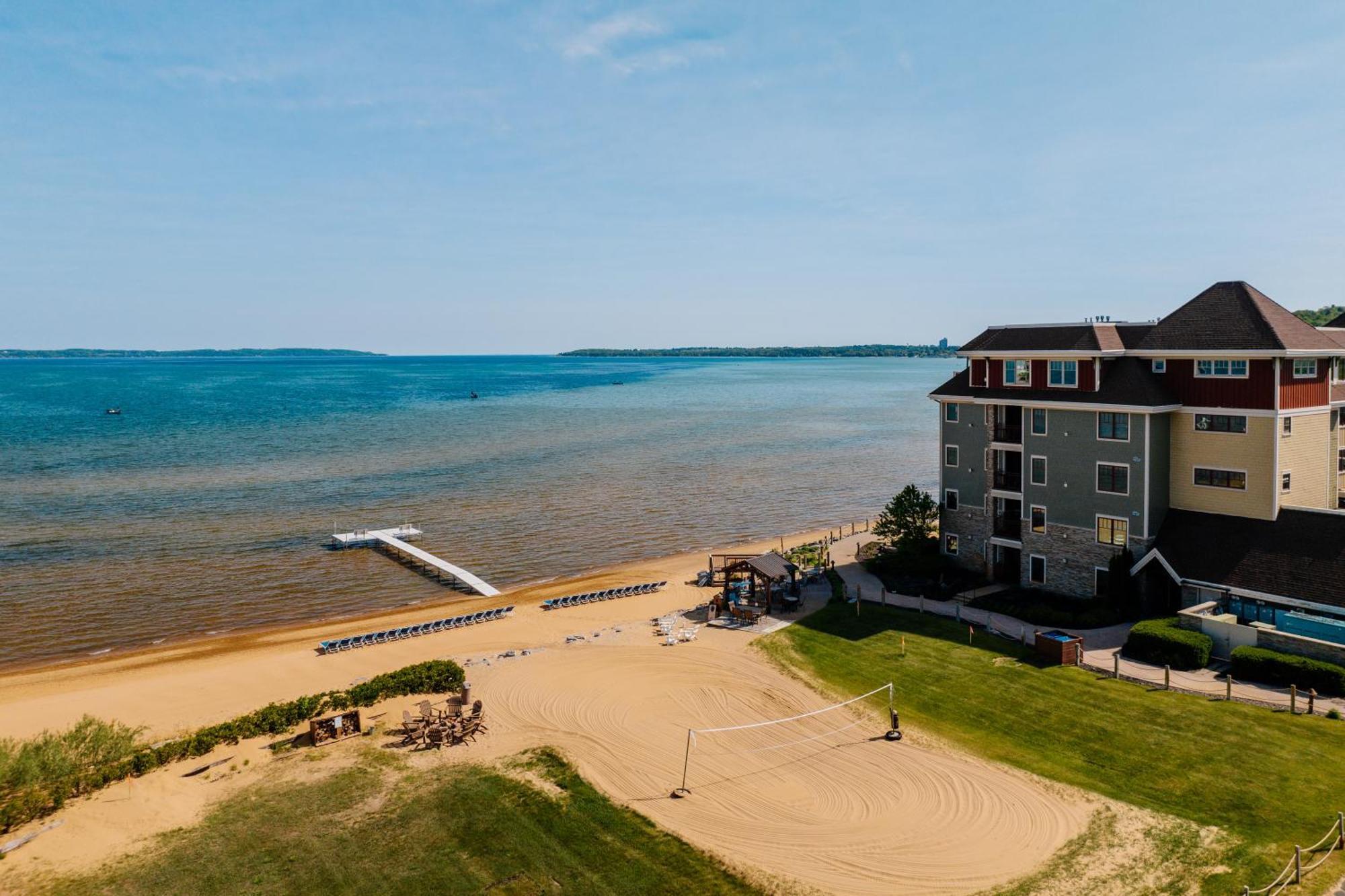 Tamarack Lodge Traverse City Exterior photo