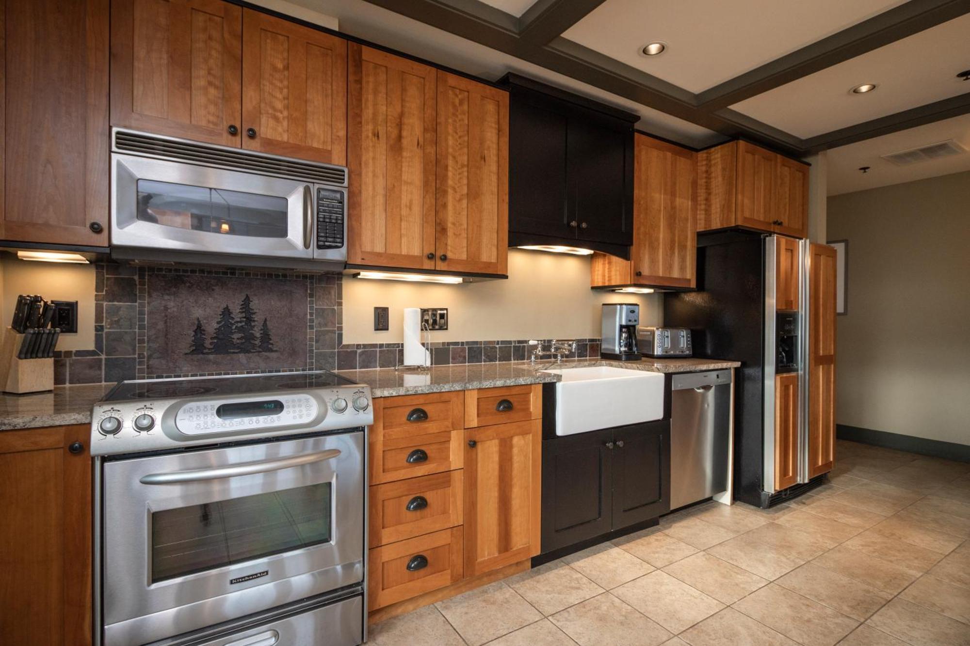 Tamarack Lodge Traverse City Room photo